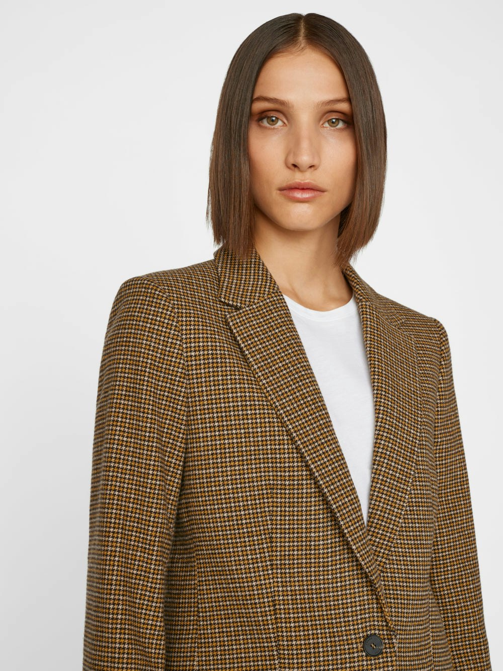 jacket neck view